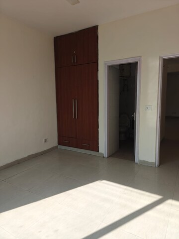 Room in 3 BHK Apartment at Tulip Violet, Sector 69 – for Rent