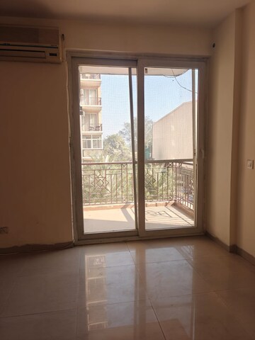 Room in 3 BHK Apartment at Tulip Violet, Sector 69 – for Rent