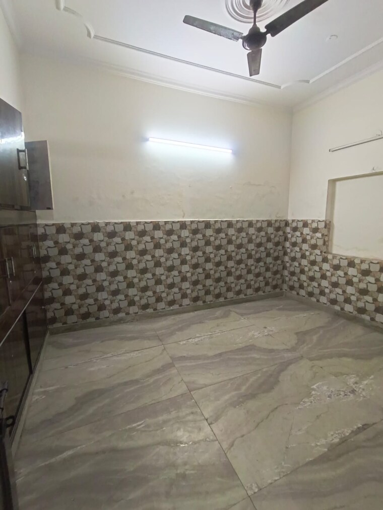 Bathroom, govindpuri 1 Bedroom 540 Sq.Ft. Builder Floor In Govindpuri Delhi 10001057