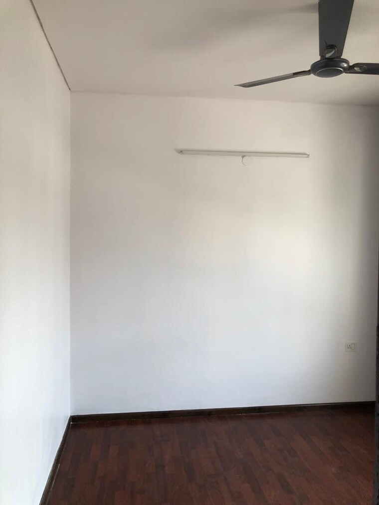 Room, sector 89 3 Bedroom 180 Sq.Yd. Builder Floor In Sector 89 Faridabad 10003307