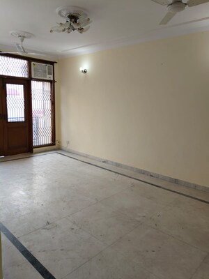 Room in 2 BHK Builder Floor at Malviya Nagar – for Rent