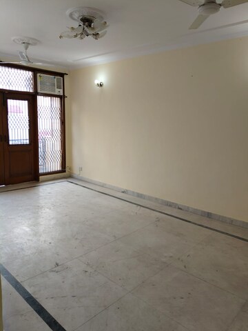 Room in 2 BHK Builder Floor at Malviya Nagar – for Rent