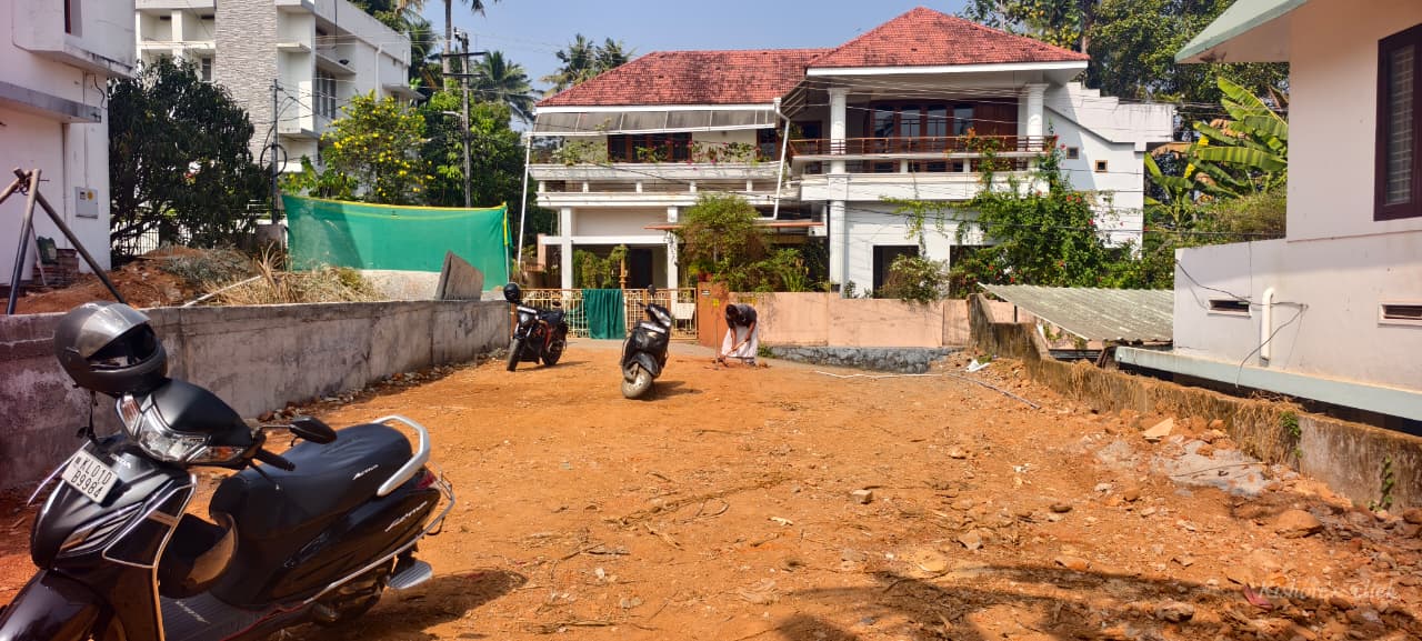 Plot For Sale in Nalanchira