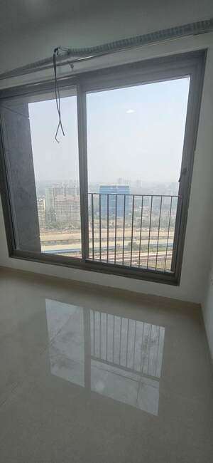 Room in 2 BHK Apartment at Sunteck City Avenue 4, Goregaon West – for Rent