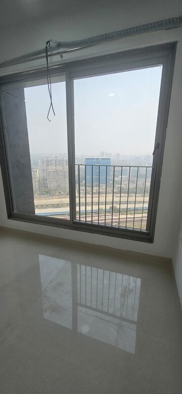 Room in 2 BHK Apartment at Sunteck City Avenue 4, Goregaon West – for Rent