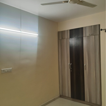 Room in 2 BHK Apartment at Casagrand Lorenza, Agrahara Badavane – for Rent