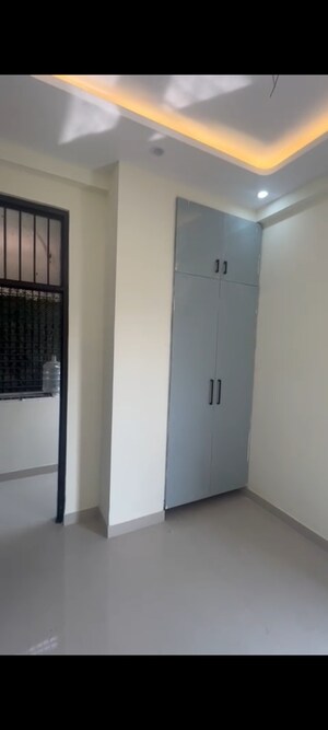 Room in 2 BHK Builder Floor at Chandra Appartments, Indrapuram – for Sale