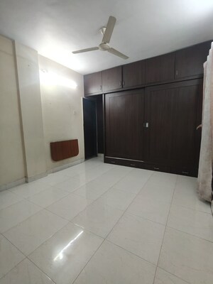 Room in 2.5 BHK Apartment at Aeropolis Phase II, Dhanori – for Rent