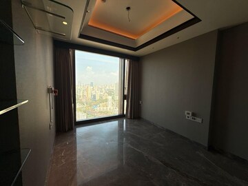 Room in 5 BHK Apartment at Lodha Trump Tower, Worli – for Rent
