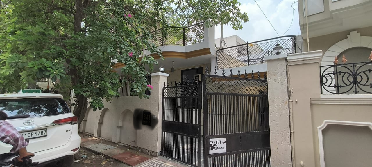 2 BHK 2000 Sq.Ft. Independent House in RWA Apartments Sector 41
