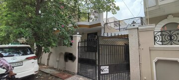 2 BHK Independent House For Rent in RWA Apartments Sector 41, Sector 41