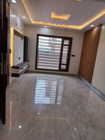 Room in 4 BHK Villa at NK Sharma Savitry Greens 2, Ghazipur – for Sale