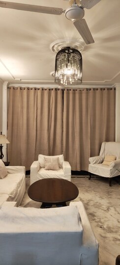 3 BHK + Pooja Room,Servant Room Builder Floor For Rent in DLF Phase II