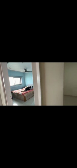 Room in 2 BHK Apartment at Shangrila CHS Azad Nagar Colaba, Azad Nagar Colaba – for Rent