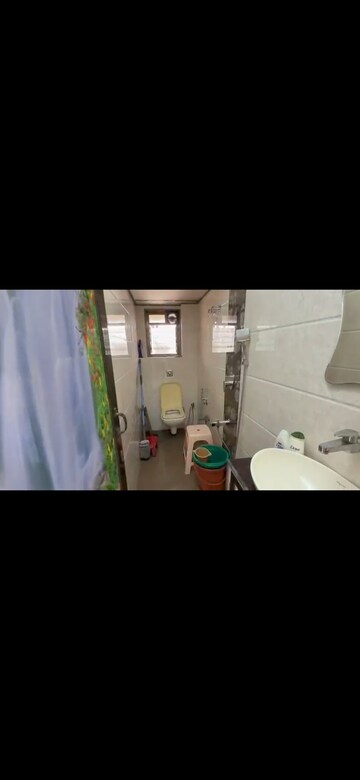 Master Bedroom in 2 BHK Apartment at Shangrila CHS Azad Nagar Colaba, Azad Nagar Colaba – for Rent