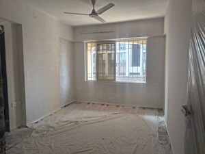Room in 2 BHK Apartment at DLH Metroview, Andheri West – for Sale