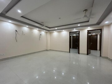 Room in 3 BHK Builder Floor at Saket – for Rent