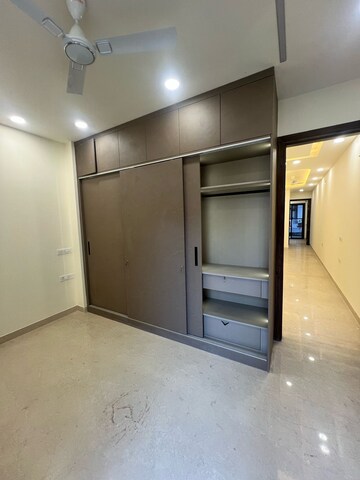 Room in 2 BHK Builder Floor at Lajpat Nagar I – for Rent