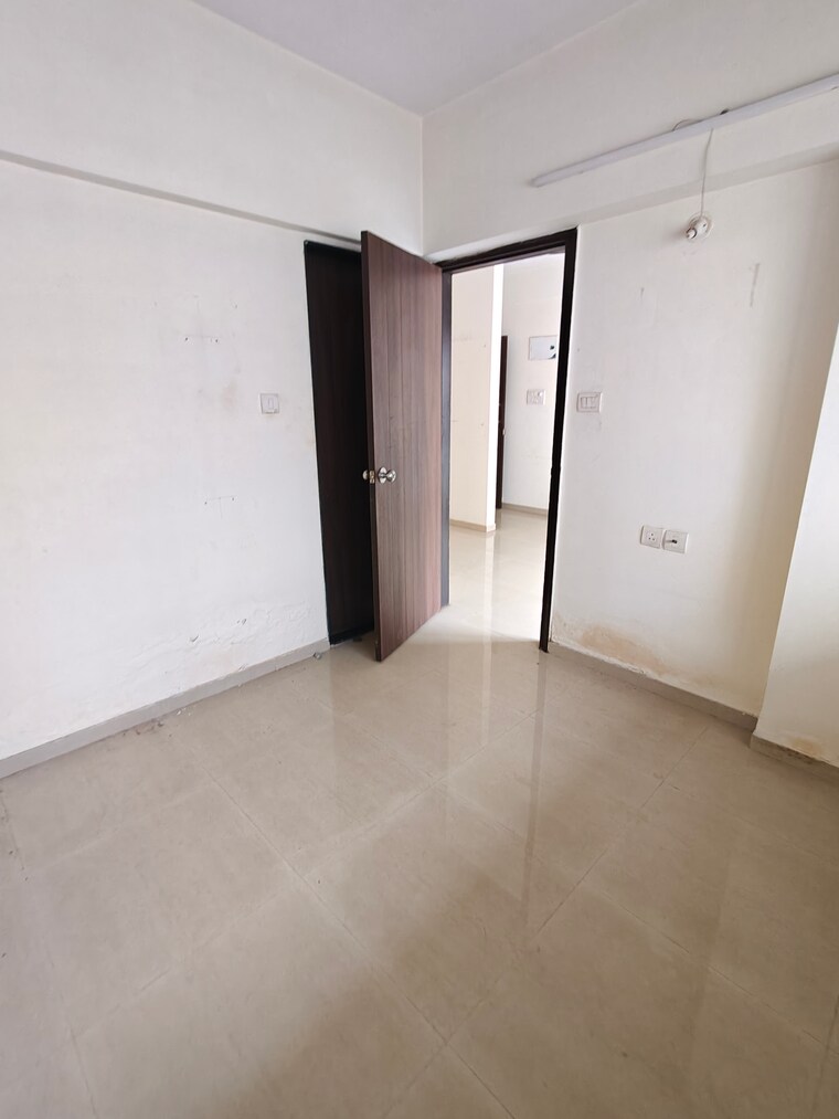 Room, spring-grove-uno-society 1 Bedroom 400 Sq.Ft. Apartment In Kandivali East Mumbai 10003873