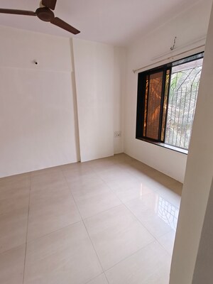 Room in 1 BHK Apartment at Anita Nagar Chs, Kandivali East – for Rent