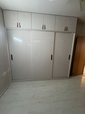 Building Lobby in 3.5 BHK Apartment at M3M Heights, Sector 65 – for Rent