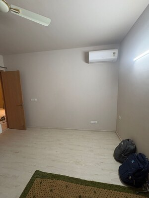 Room in 3.5 BHK Apartment at M3M Heights, Sector 65 – for Rent