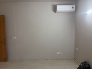 Room in 3.5 BHK Apartment at M3M Heights, Sector 65 – for Rent