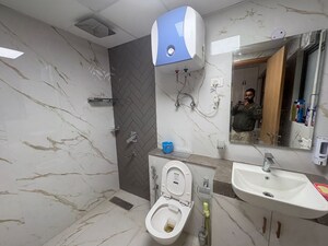 Bathroom in 3.5 BHK Apartment at M3M Heights, Sector 65 – for Rent