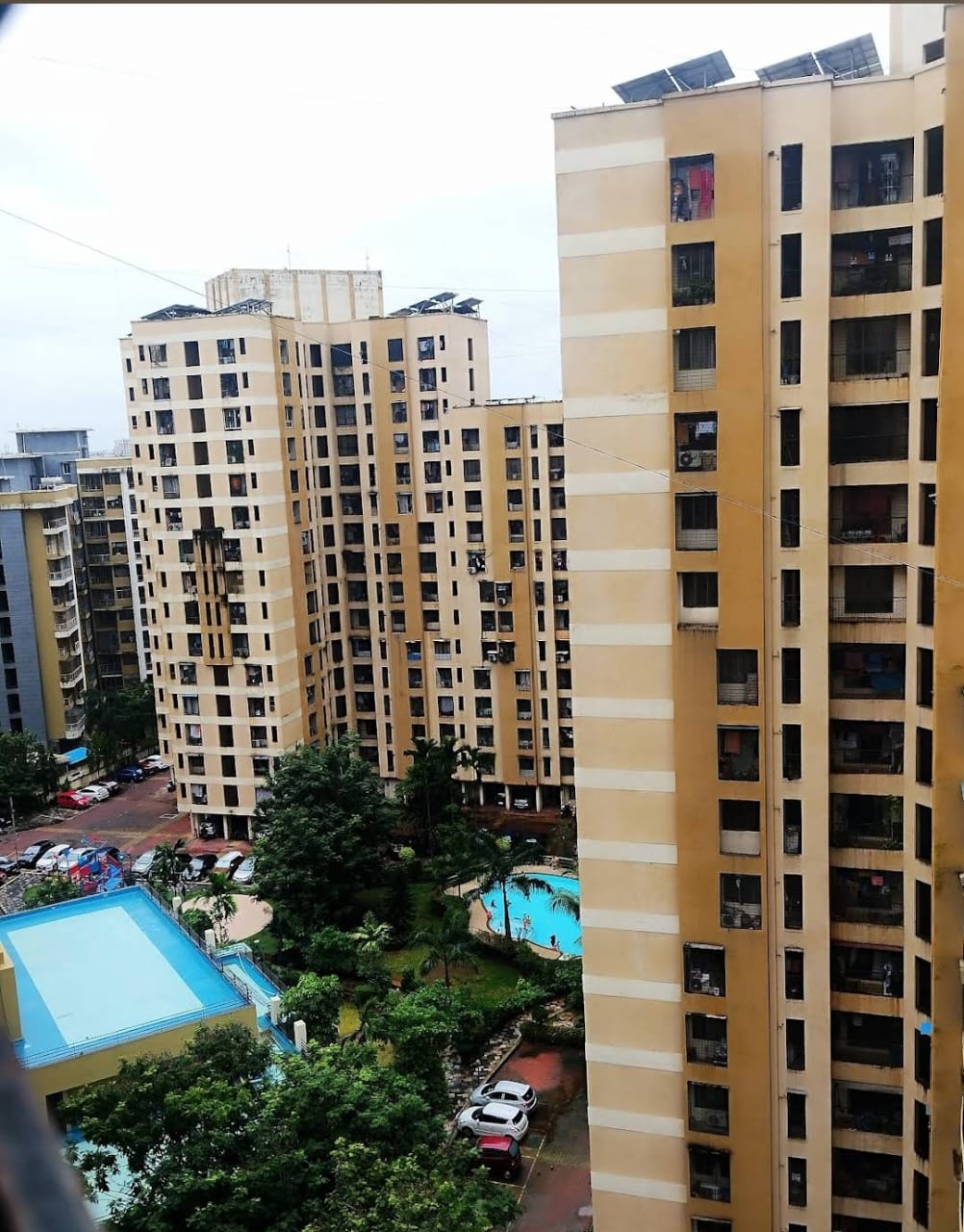 2 BHK 900 Sq.Ft. Apartment in Akruti Hubtown