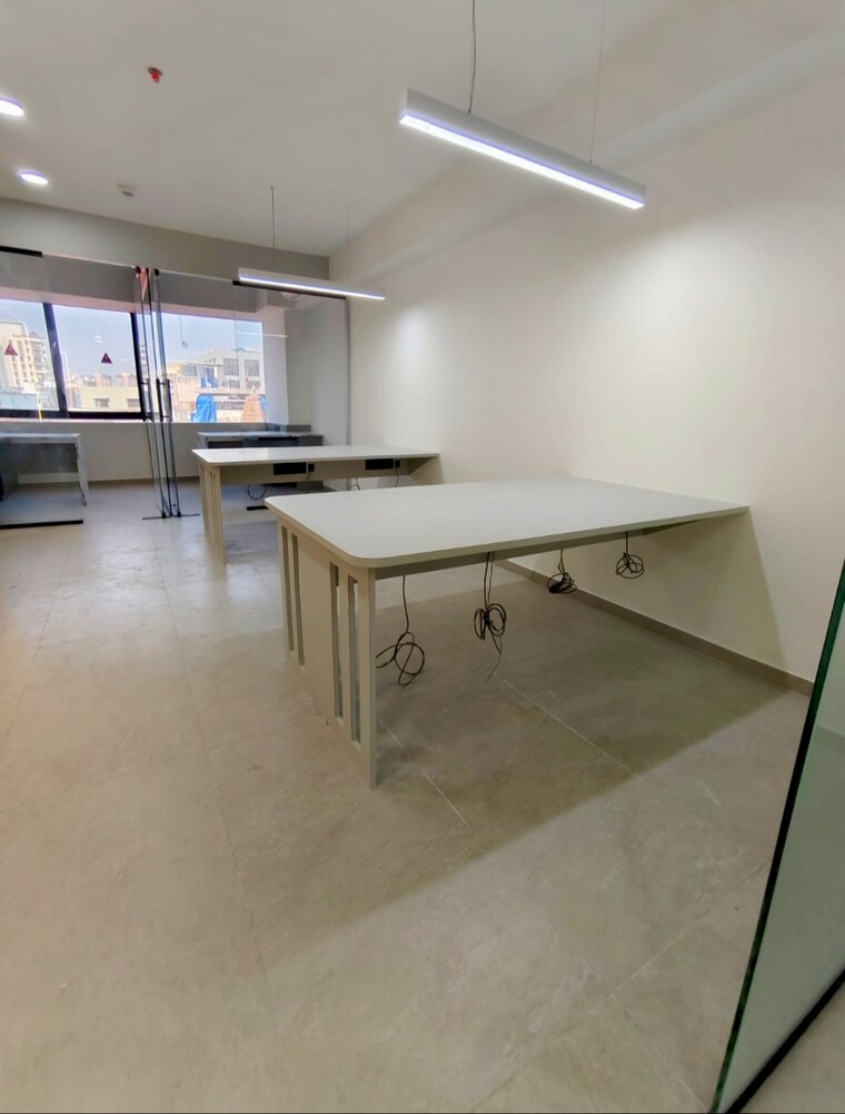 Team Area, malad west Commercial Office Space 484 Sq.Ft. In Malad West Mumbai 10003972