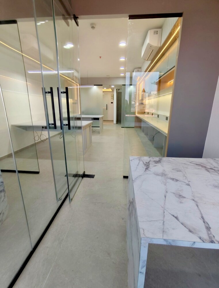 Team Area, malad west Commercial Office Space 484 Sq.Ft. In Malad West Mumbai 10003972