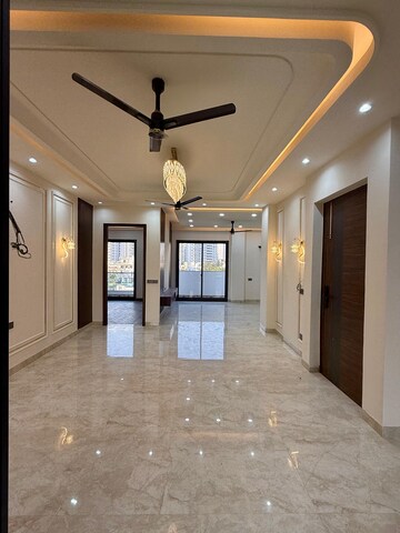 Room in 5 BHK Builder Floor at Sector 48 – for Sale