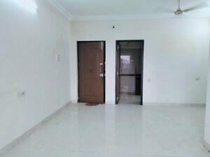 Room in 2 BHK Apartment at Raheja Heights Phase 2, Goregaon East – for Rent