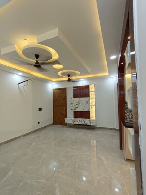 Room in 2 BHK Builder Floor at SL Apartments Sector 49, Sector 49 – for Sale