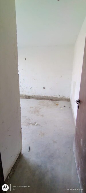 Room in 2.5 BHK Apartment at One OAK Natura, Sushant Golf City – for Sale