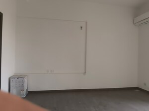 Room in 3 BHK Apartment at BPTP Discovery Park, Sector 80 – for Sale