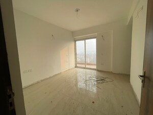 Room in 3 BHK Apartment at One OAK Natura, Sushant Golf City – for Sale