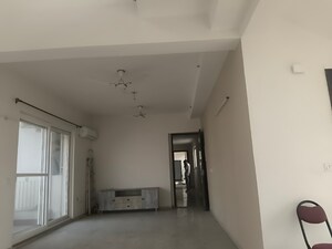 Building Lobby in 3 BHK Apartment at BPTP Discovery Park, Sector 80 – for Sale