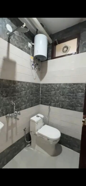 Bathroom in 1 RK Builder Floor at RWA Residential Society, Sector 40 – for Rent