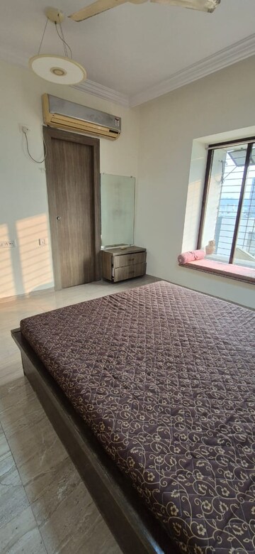 Bedroom in 2 BHK Apartment at Golden Isle, Goregaon East – for Rent