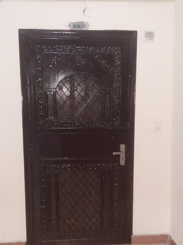 Furnished Amenities in 2 BHK Apartment at RWA Jalvayu Vihar, Sector 25 – for Sale