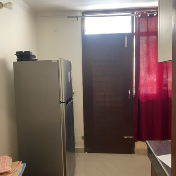 Room in 2 BHK Apartment at Maya Garden City, Nagla Road – for Rent