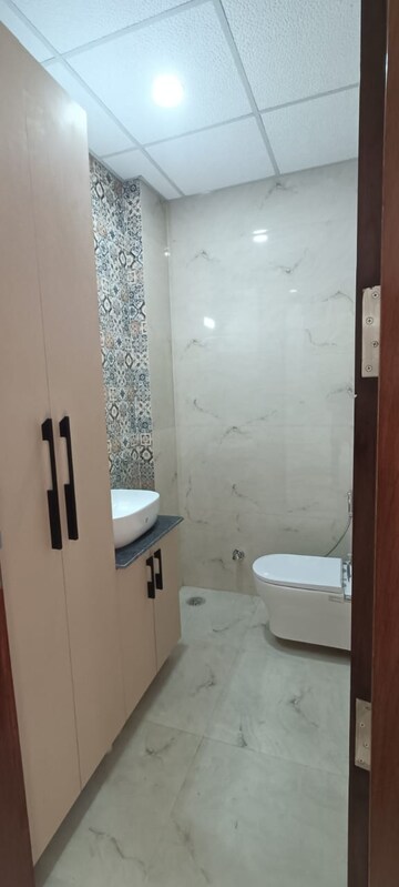 Bathroom in 2 BHK Builder Floor at RWA Apartments Sector 52, Sector 52 – for Rent