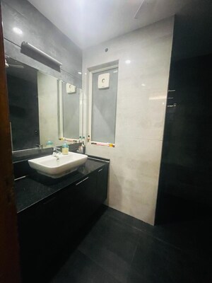 Bathroom in 5 BHK Villa at Sushant Lok 2, Sector 57 – for Sale