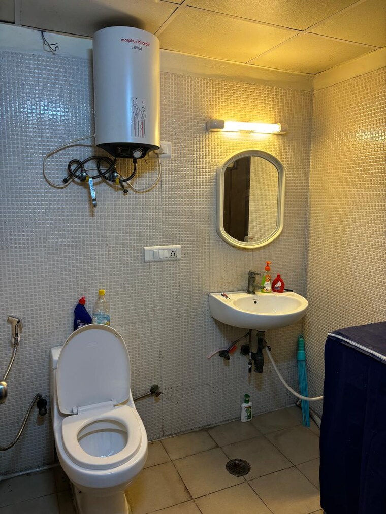 Bathroom, maxblis-grand-kingston 1 Bedroom 615 Sq.Ft. Apartment In Sector 75 Noida 10004459
