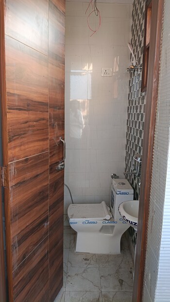 2 BHK Builder Floor for Sale in Bhopura, Ghaziabad