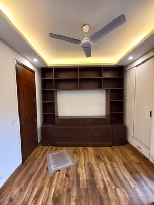 Room in 2 BHK Builder Floor at Uday Park – for Rent