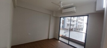 Room in 3 BHK Apartment at Signature Global City 63A, Sector 63a – for Sale