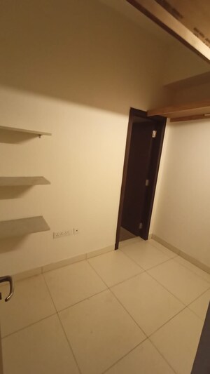 Room in 3 BHK Apartment at Mahindra Luminare, Sector 59 – for Rent