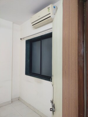 Room in 1 BHK Apartment at Mhada Bombay Dyeing Mill, Wadala – for Rent